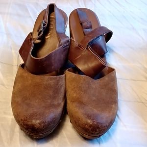 2 pairs Korks leather buckle shoes Sz8